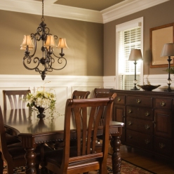 wainscot with crown